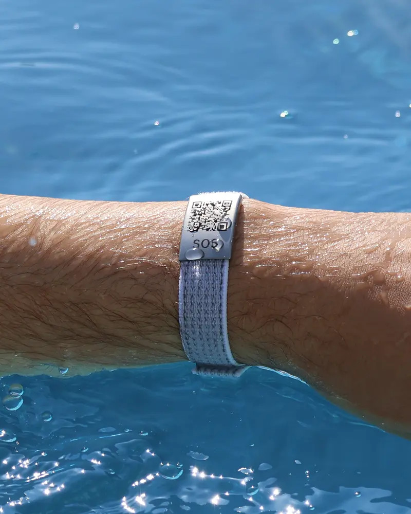 SOS textiel Noodarmband Wit