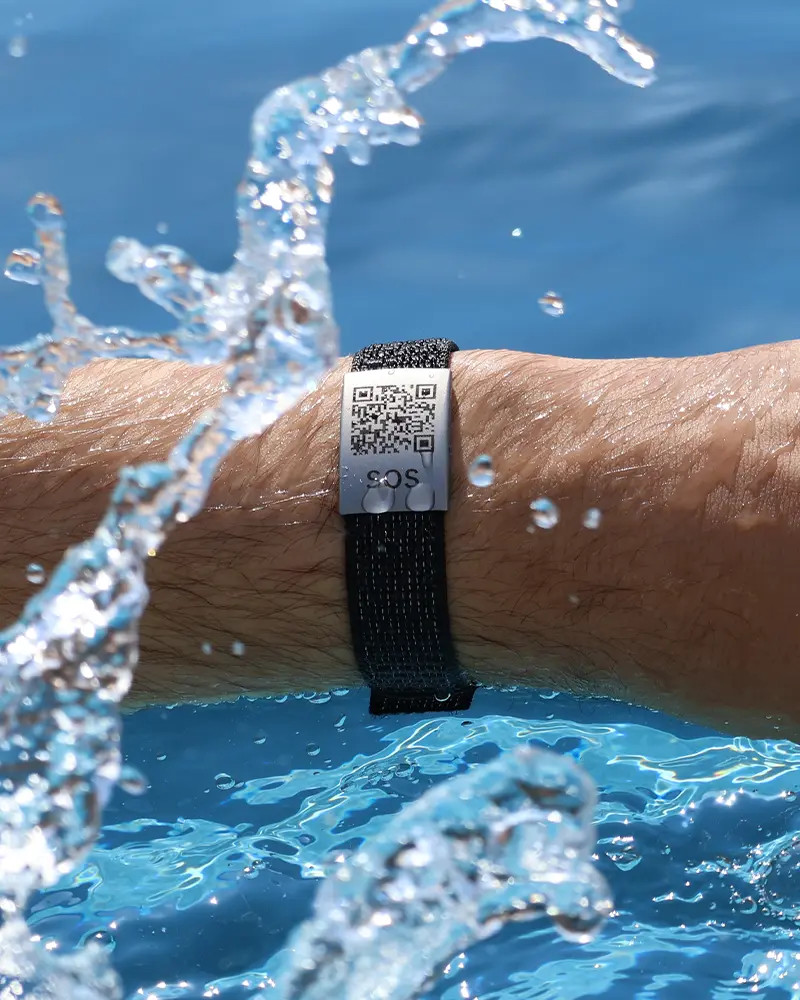 SOS Notfallarmband Textil Schwarz/Grau