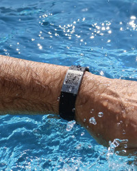 Emergency wristband with QR code and silicone wristband